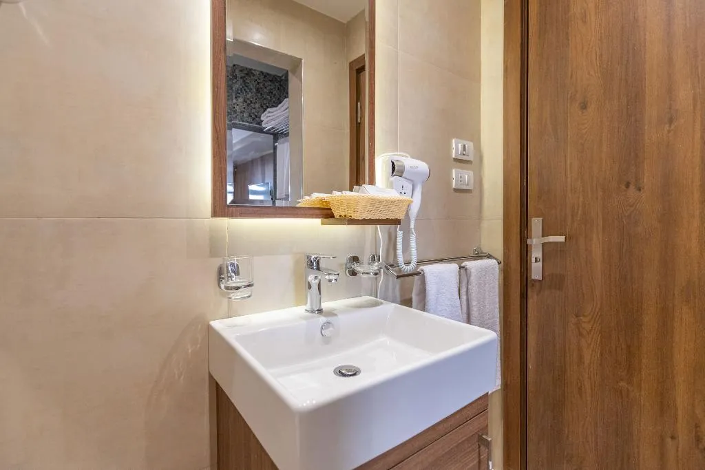JUNIOR SUITE WITH JACUZZI Room, Nozol Pyramids Hotel & SPA, Cairo