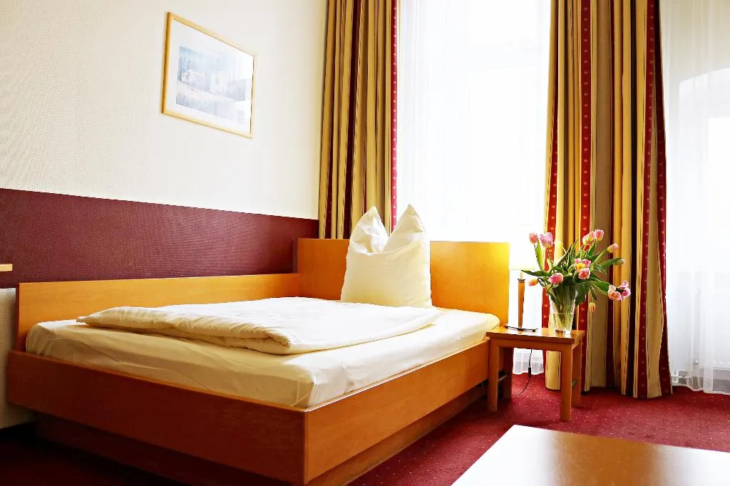 SINGLE SUPERIOR Room, Air in Berlin Hotel, Berlin