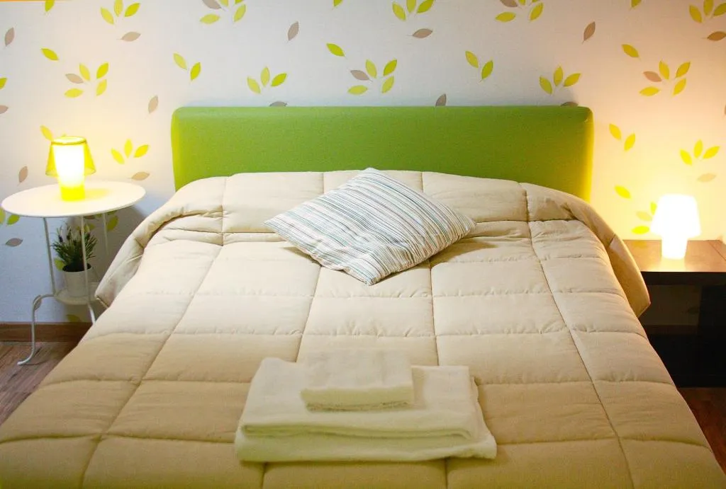 Room, City-in-hostel-B&B, Catania