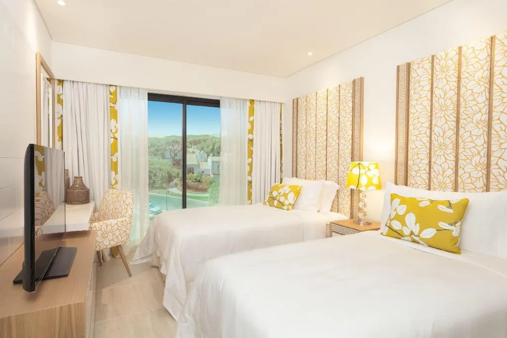 Room, Pine Cliffs Gardens, Algarve