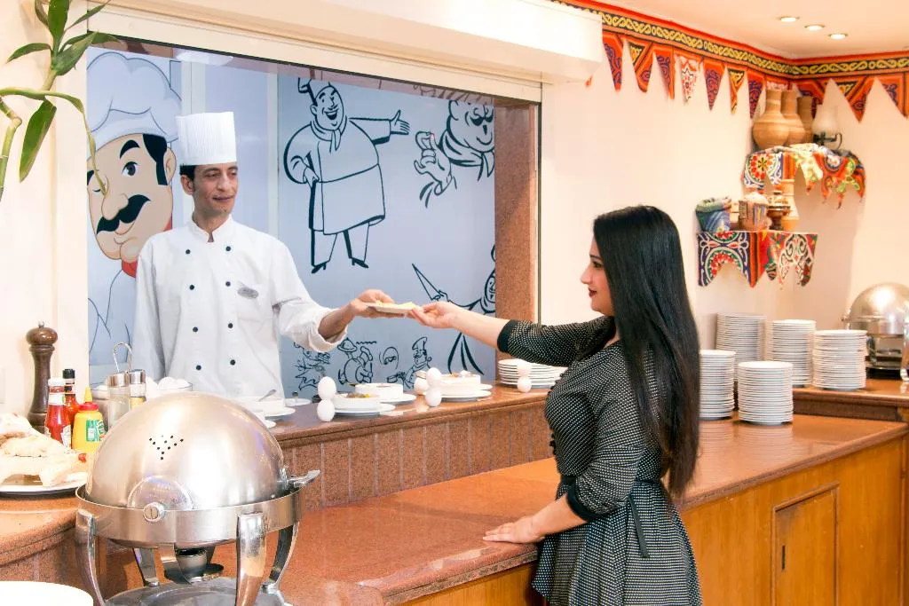Restaurant, Swiss Inn Nile, Cairo