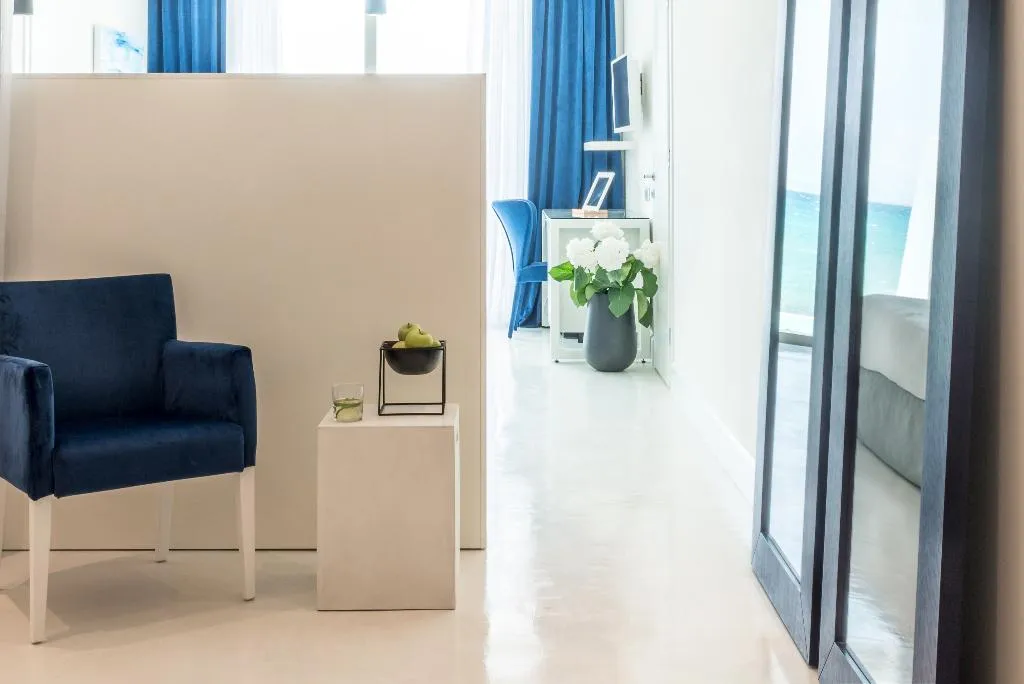 SUITE WITH PRIVATE POOL Room, Knossos Beach Bungalows & Suites, Crete