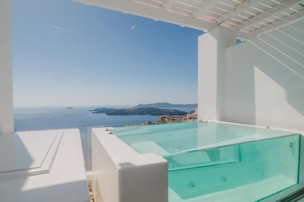 SUITE WITH JACUZZI Room, Apeiron Blue Santorini - Apeiron Hotels, Santorini