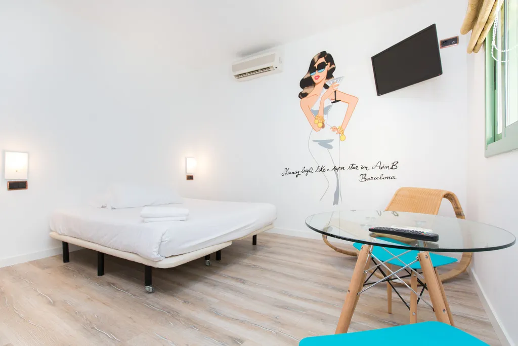STUDIO SUPERIOR CAPACITY 2 Room, AinB Las Ramblas-Colón Apartments, Barcelona