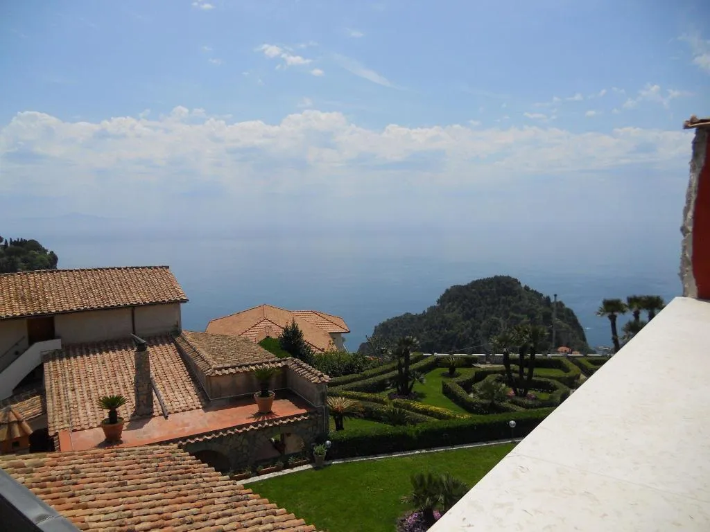 SUITE EXECUTIVE SEA VIEW Room, Palazzo Pascal, Naples