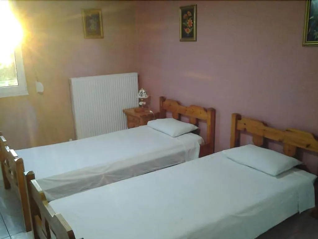 Room, Windy Place, Crete