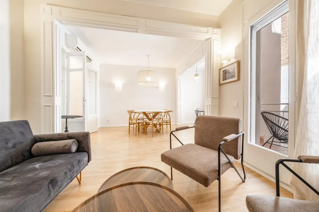 APARTMENT THREE BEDROOMS Room, Ainb Barcelona Sants Apartments, Barcelona