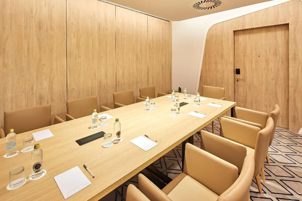 Conferences, Hampton by Hilton Barcelona Fira Gran Via, Barcelona