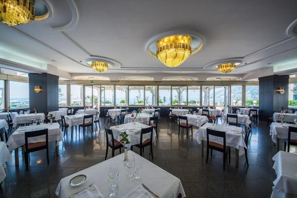 Restaurant, Pietra Di Luna, Naples