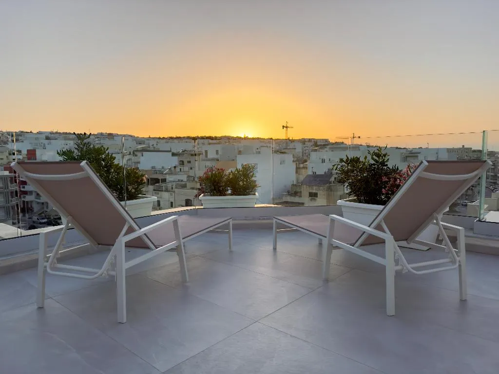 DOUBLE WITH JACUZZI Room, C'est La Vie Boutik Swieqi, Malta