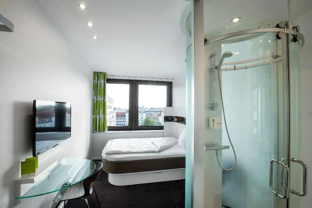 TRIPLE STANDARD Room, Wakeup Copenhagen Borgergade, Copenhagen