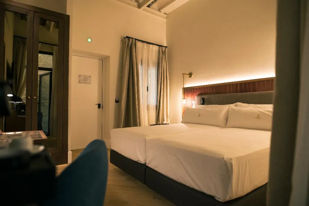 DOUBLE STANDARD Room, Hotel Legado Magdalena, Seville