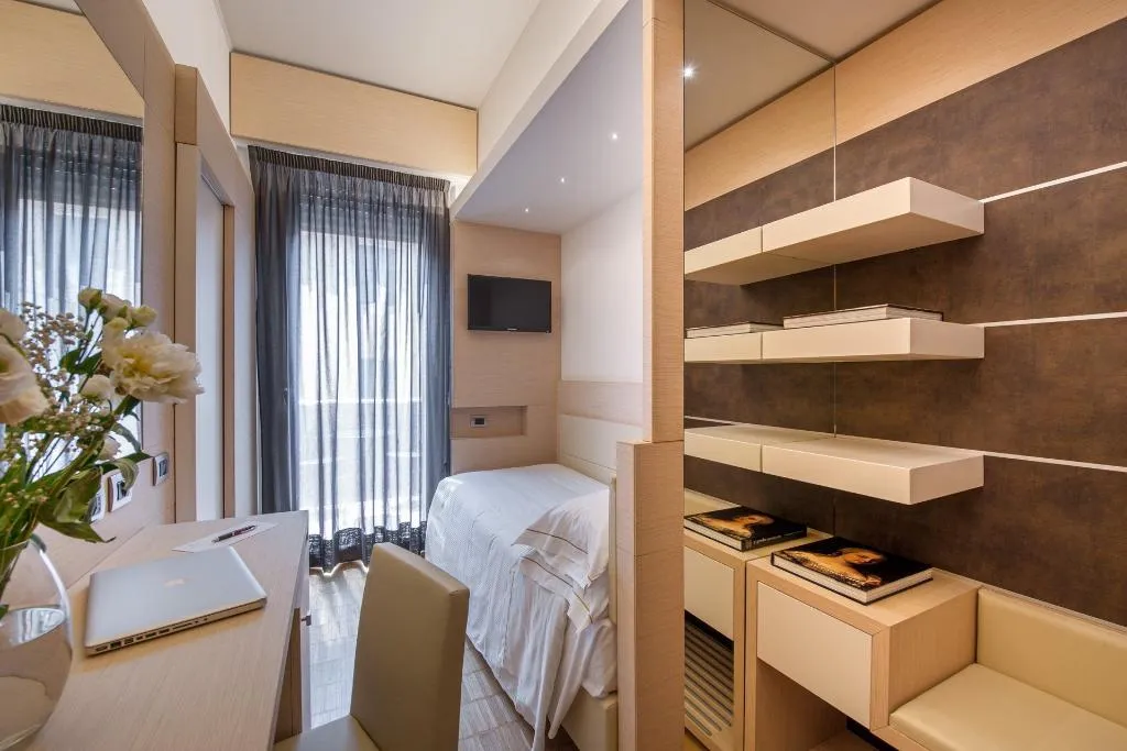TRIPLE STANDARD Room, Ariston Hotel, Milan