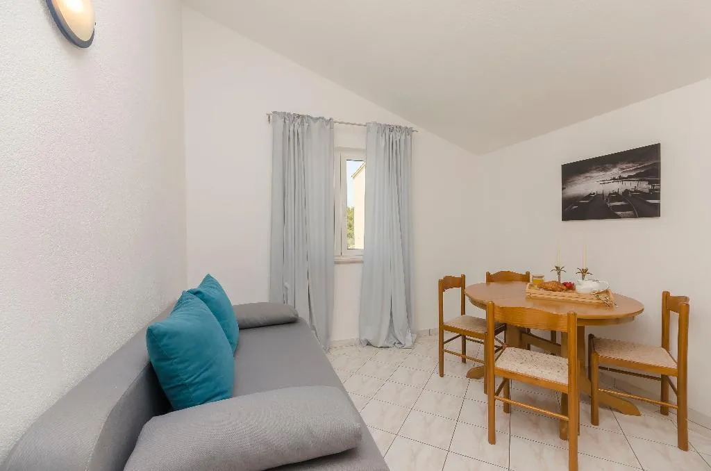 APARTMENT CAPACITY 3 Room, Apartments Marica, Split
