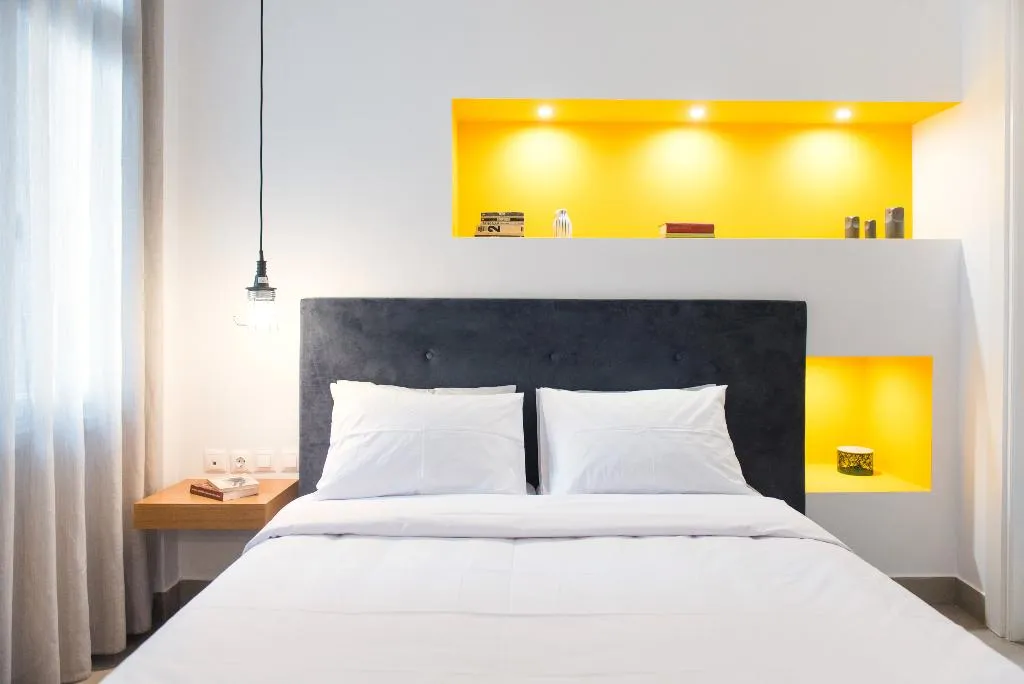 Double or Twin WITH BALCONY Room, MONK Monastiraki Suites, Athens
