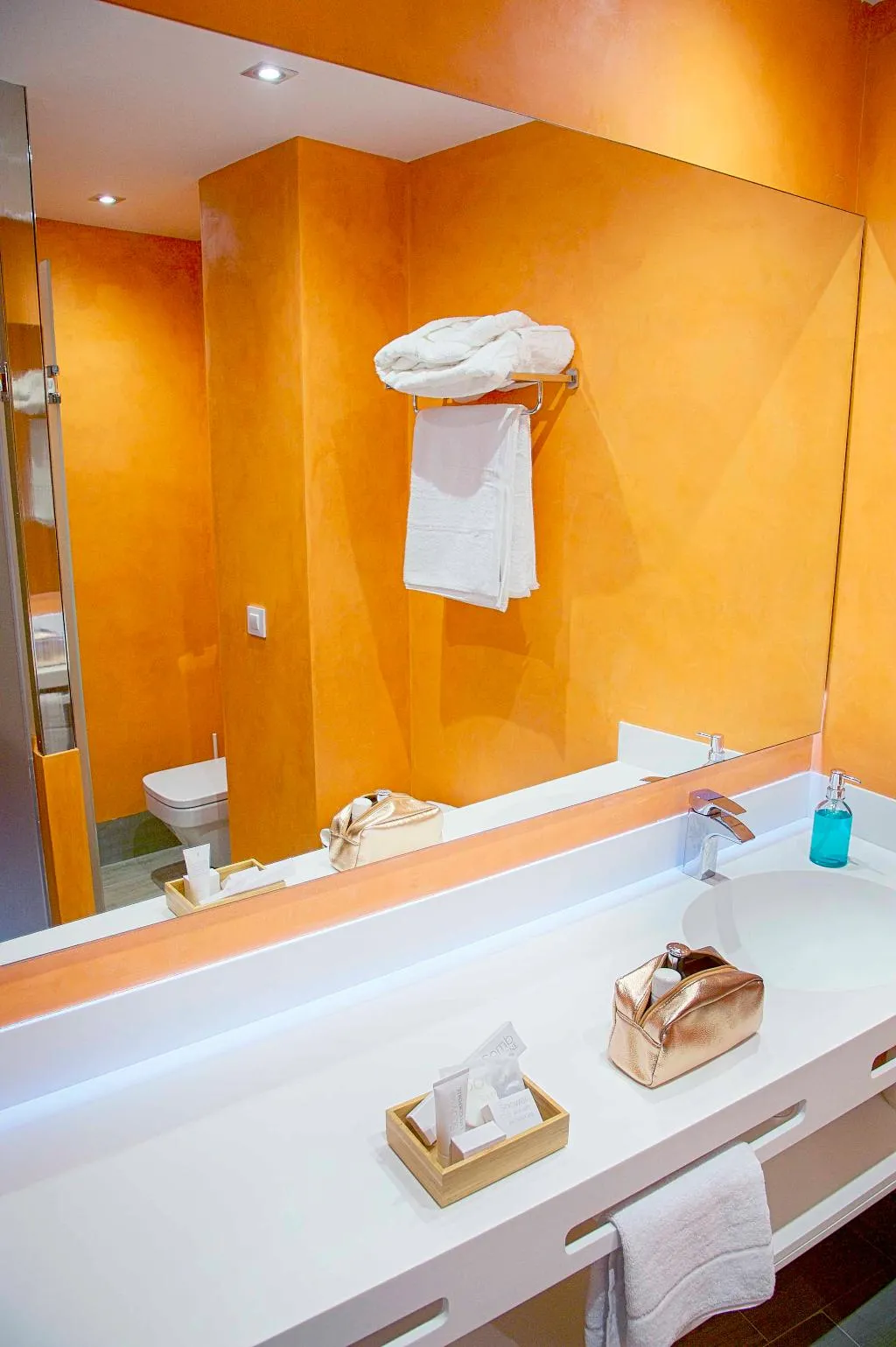 APARTMENT DELUXE WITH TERRACE Room, Overland Suites Catedral Luxury Apartments, Seville