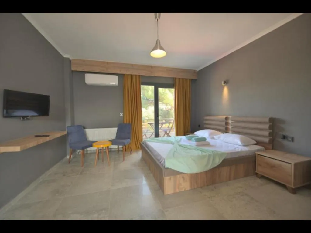 FAMILY ROOM STANDARD Room, Kulup Laka 1969, Izmir