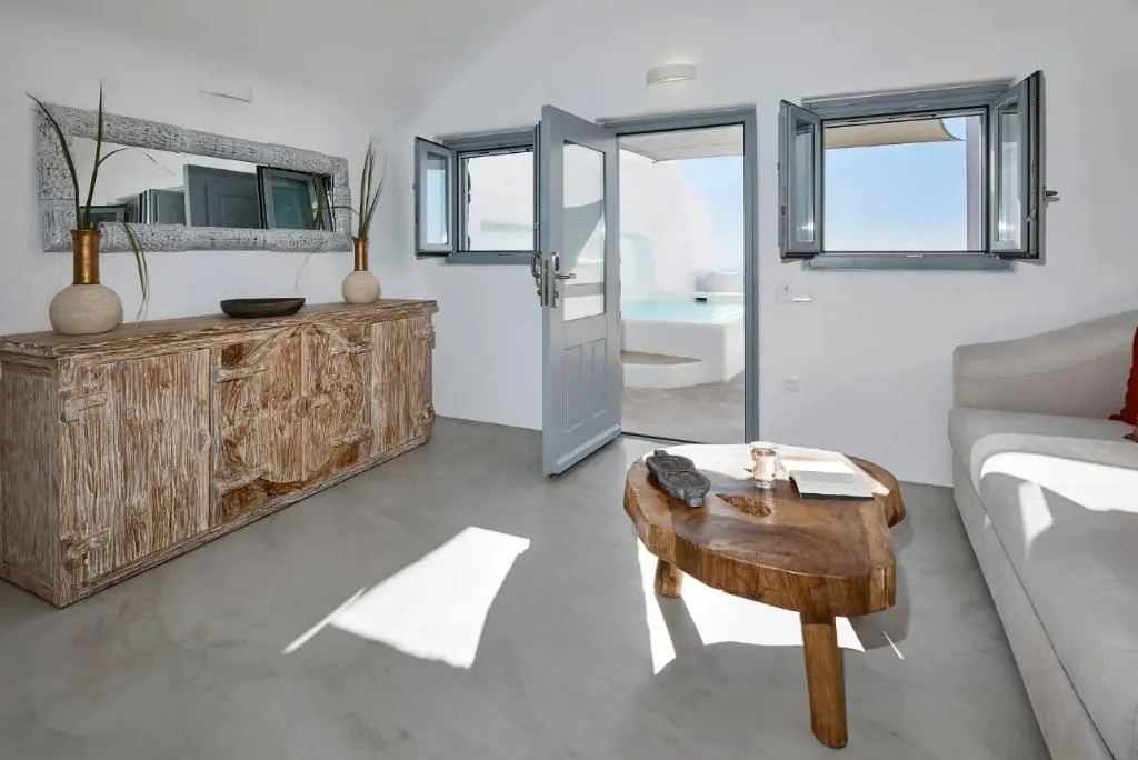 VILLA WITH PRIVATE POOL Room, Iliovasilema Hotel & Suites, Santorini