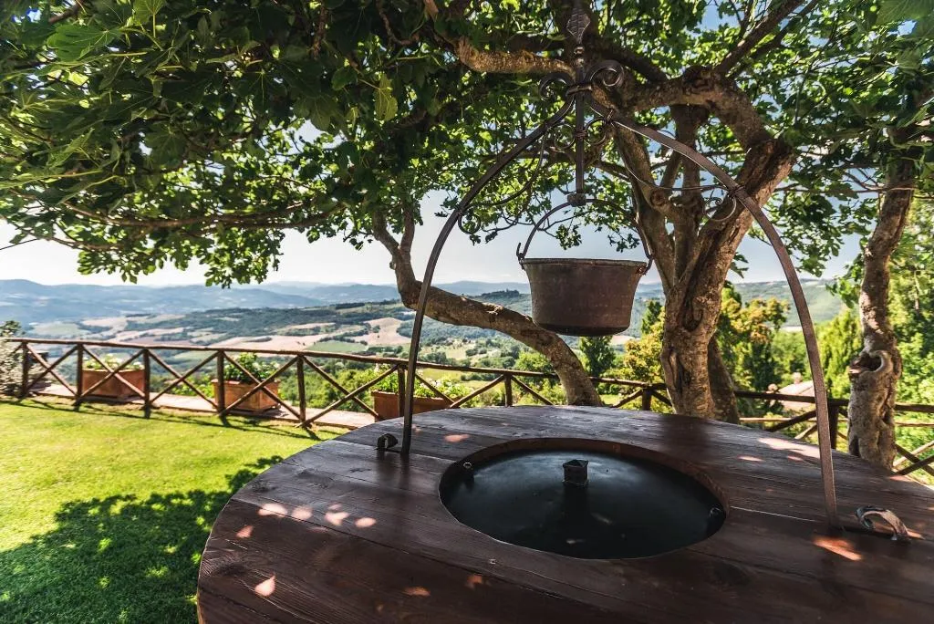 Terrace, Nikis Resort, Umbria