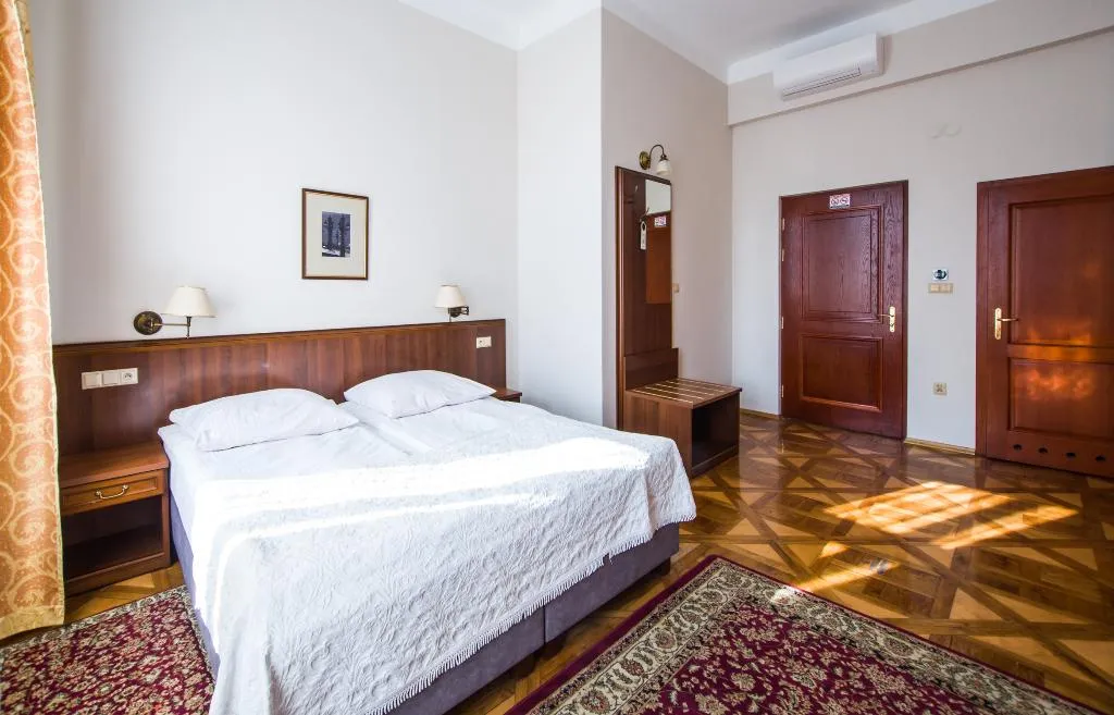 TWIN STANDARD Room, Aparthotel Basztowa, Krakow