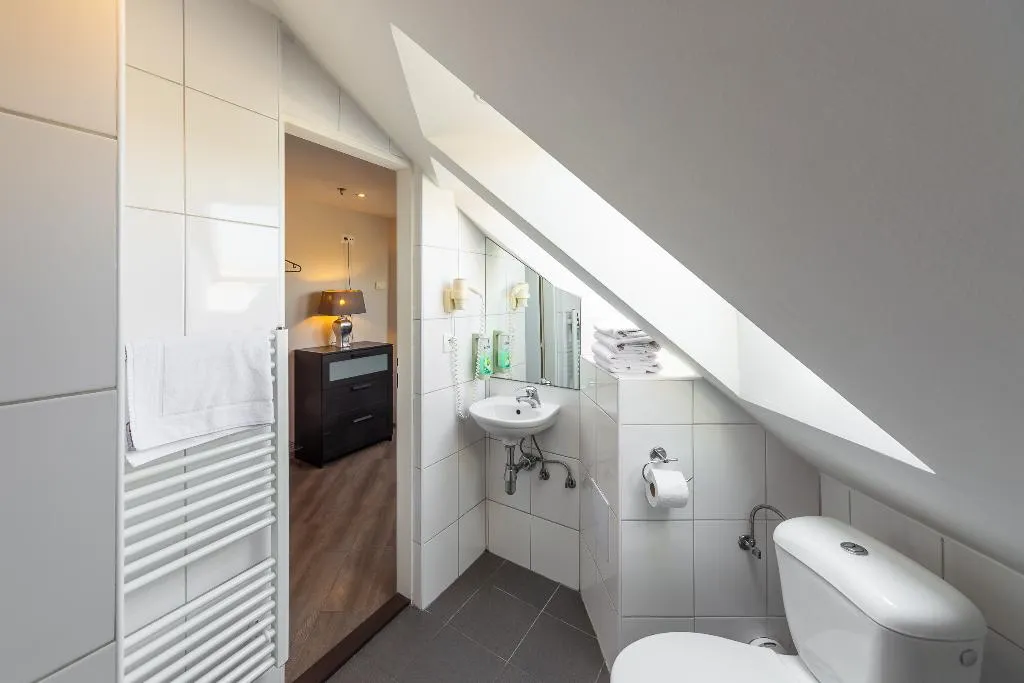 QUADRUPLE BASIC Room, Minimino Hotel Prague, Prague