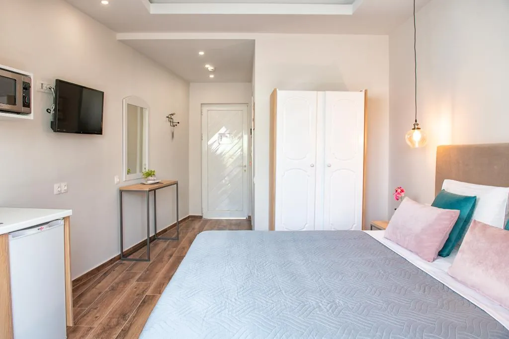 Double or Twin SUPERIOR KING BED Room, Korina Apart Hotel, Corfu
