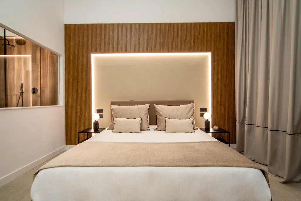 Room DELUXE KING BED Room, Mamalu Studios And Suites, Naples