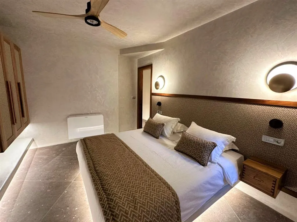 SUITE TWO BEDROOMS Room, Victoria Caves, Santorini