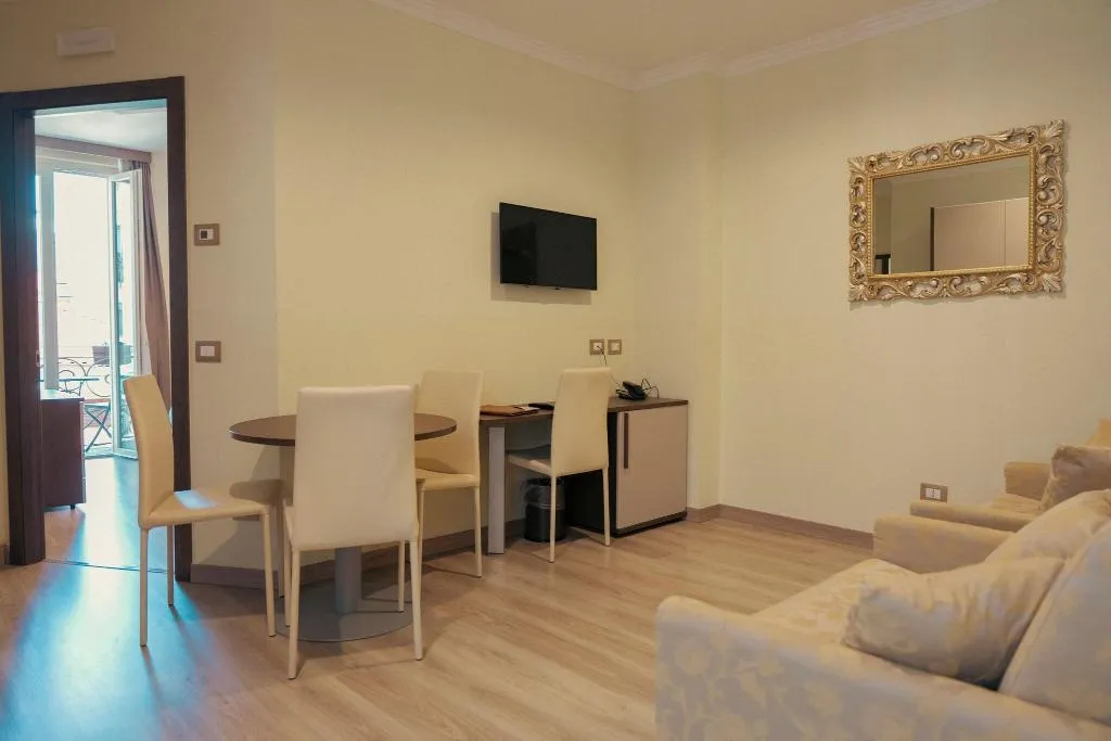 Room, Hotel Rosa, Milan