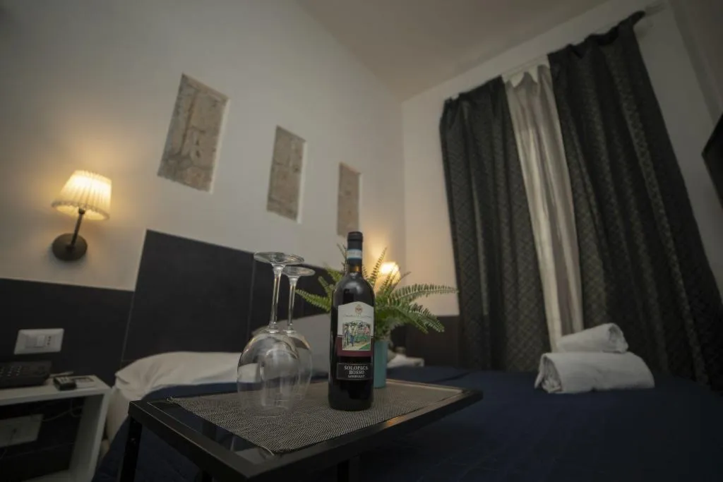 Double or Twin STANDARD Room, Ideal, Naples