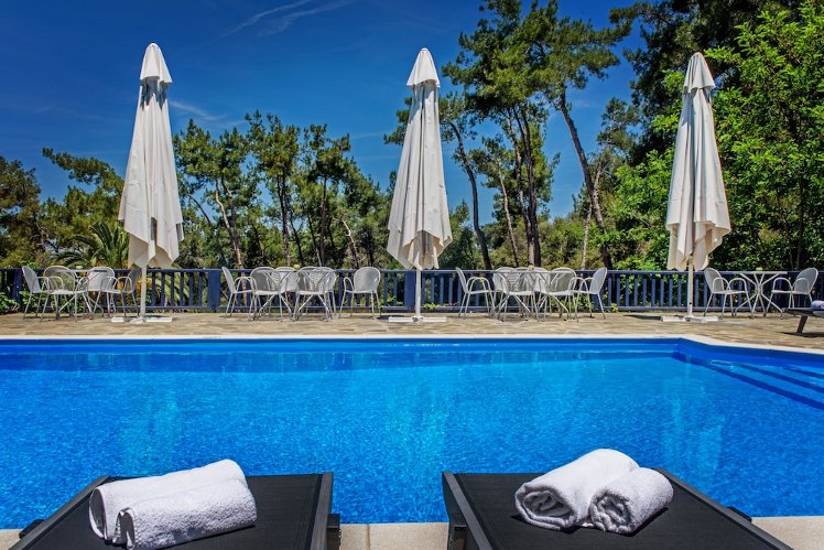Leandros Chalkidiki, Thessaloniki