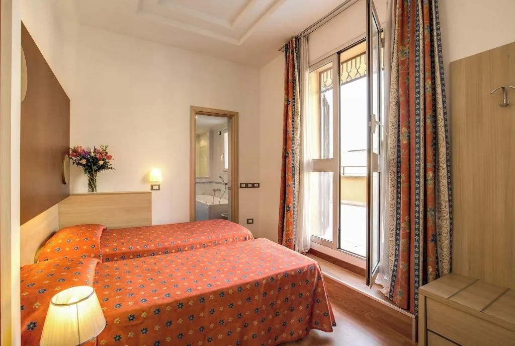 DOUBLE QUEEN SIZE BED Room, Hotel San Remo, Rome