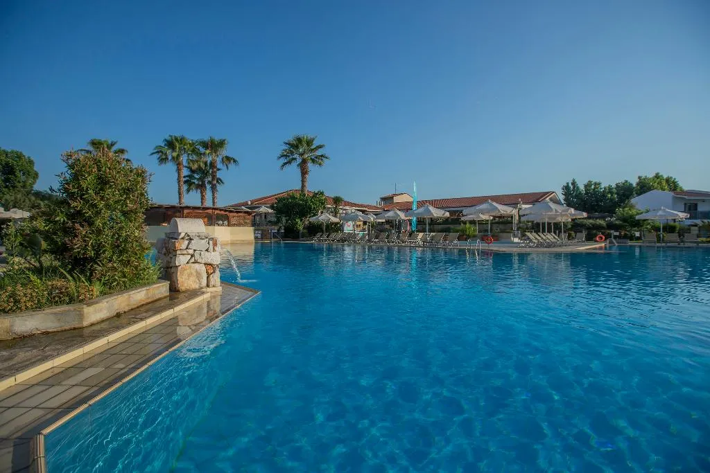 Pool, Golden Coast, Athens