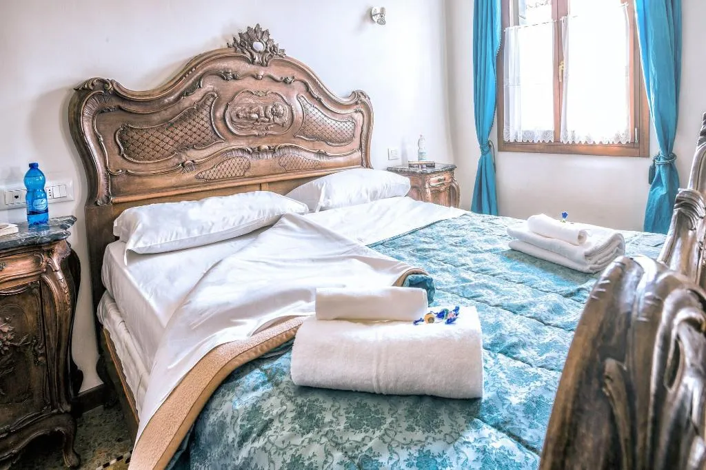 Room, Ai Bareteri, Venice
