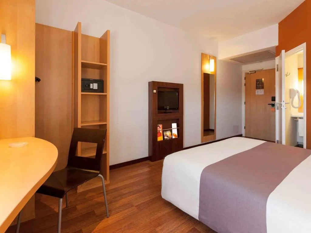 DOUBLE STANDARD Room, Ibis Tunis, Tunisia
