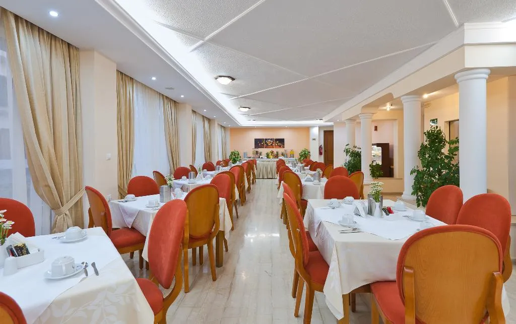 Restaurant, Chrispy City Living, Crete