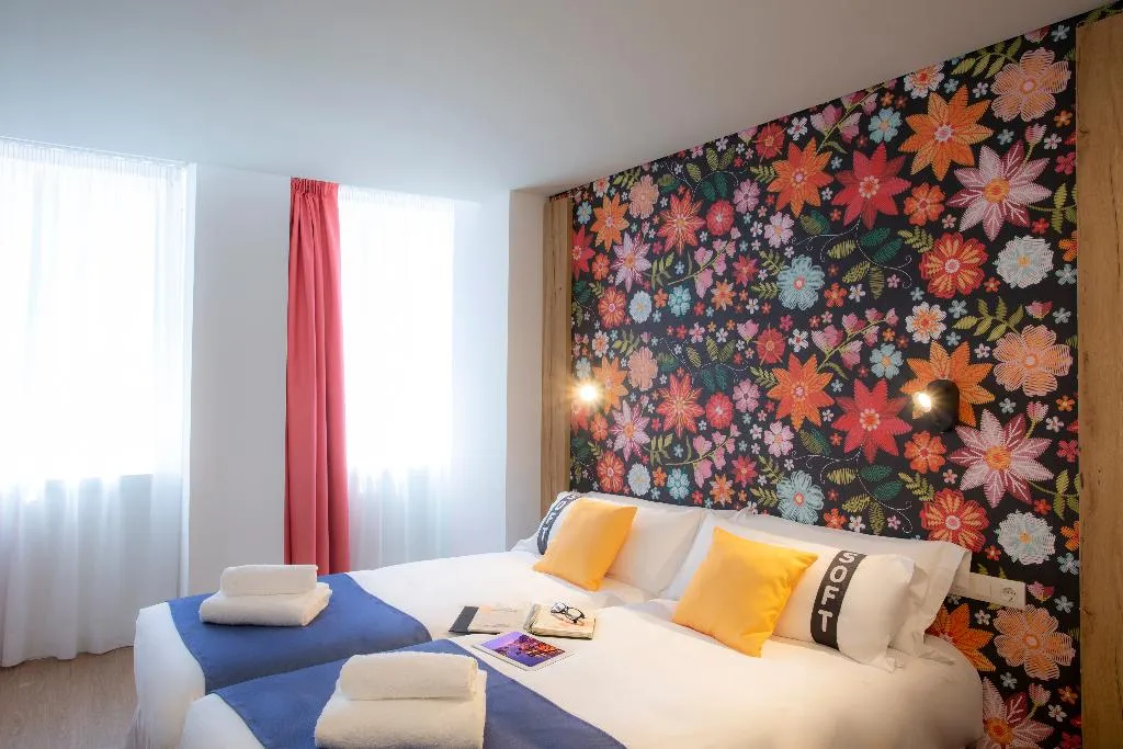 DOUBLE TWO BEDS Room, Casual Raizes Porto, Porto