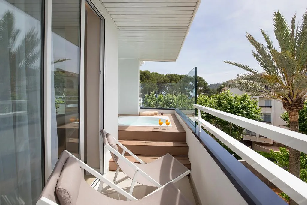 SUITE WITH JACUZZI Room, Canyamel Park Hotel & Spa, Majorca