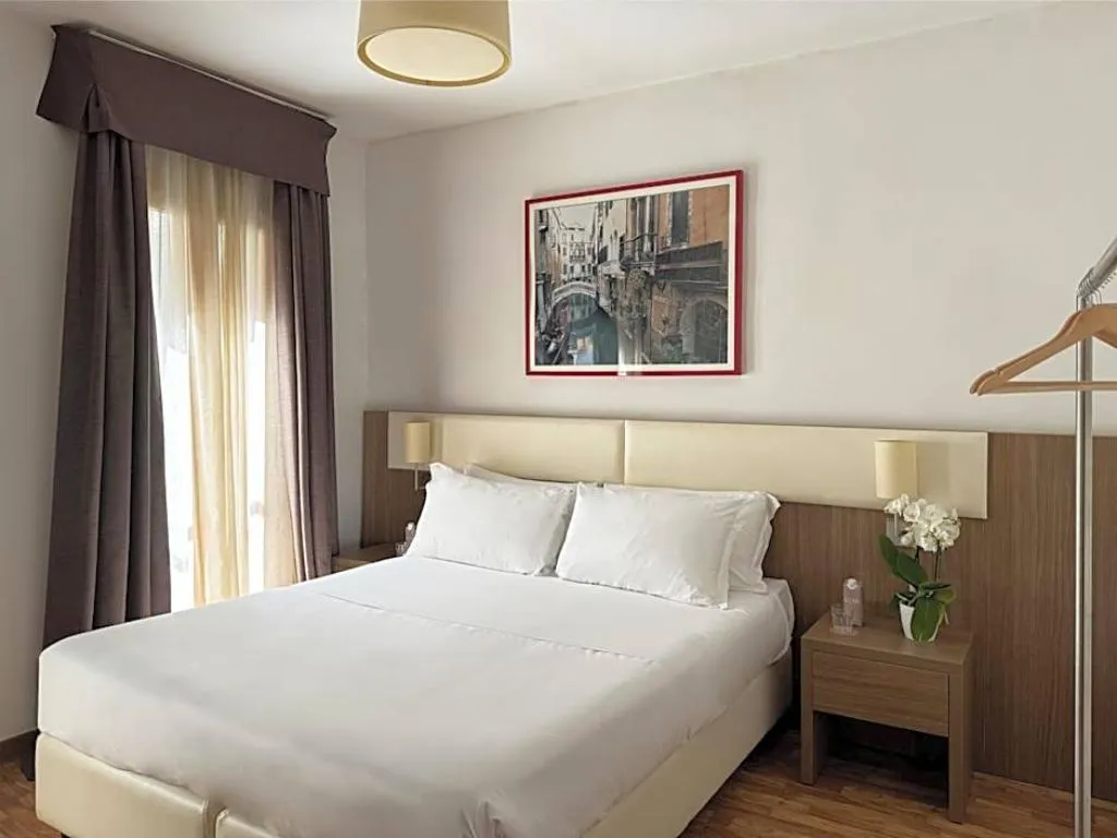 Double or Twin STANDARD Room, Hotel Il Moro di Venezia, Venice