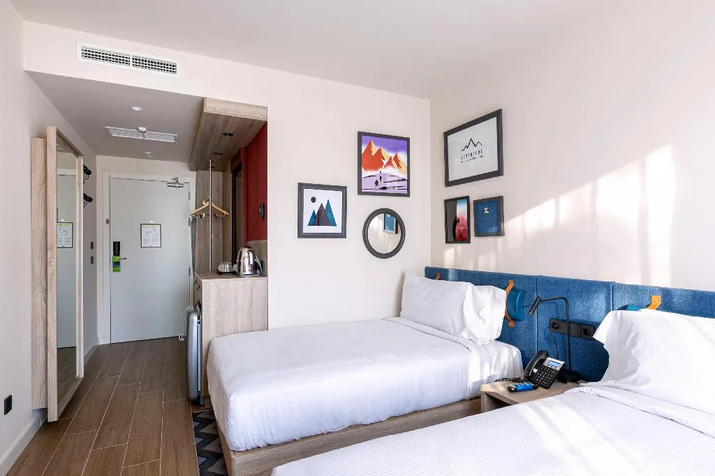 TWIN STANDARD Room, Hampton by Hilton Barcelona Fira Gran Via, Barcelona