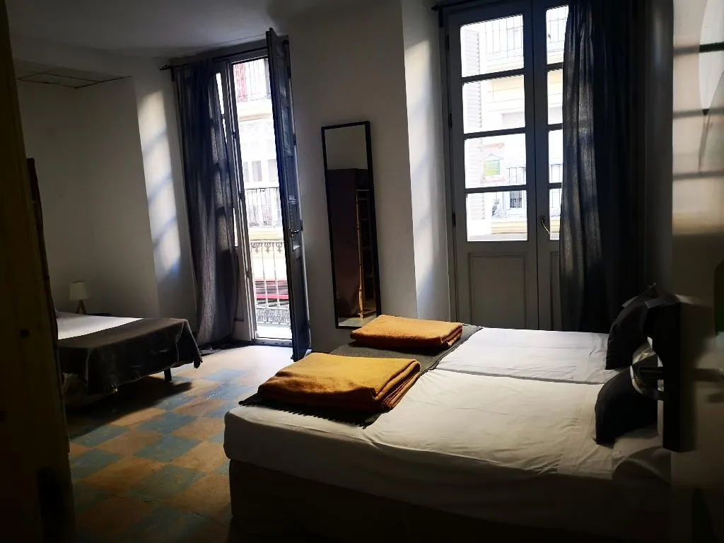 TRIPLE WITH SHARED BATHROOM Room, Feel Hostel Soho Malaga, Costa Del Sol