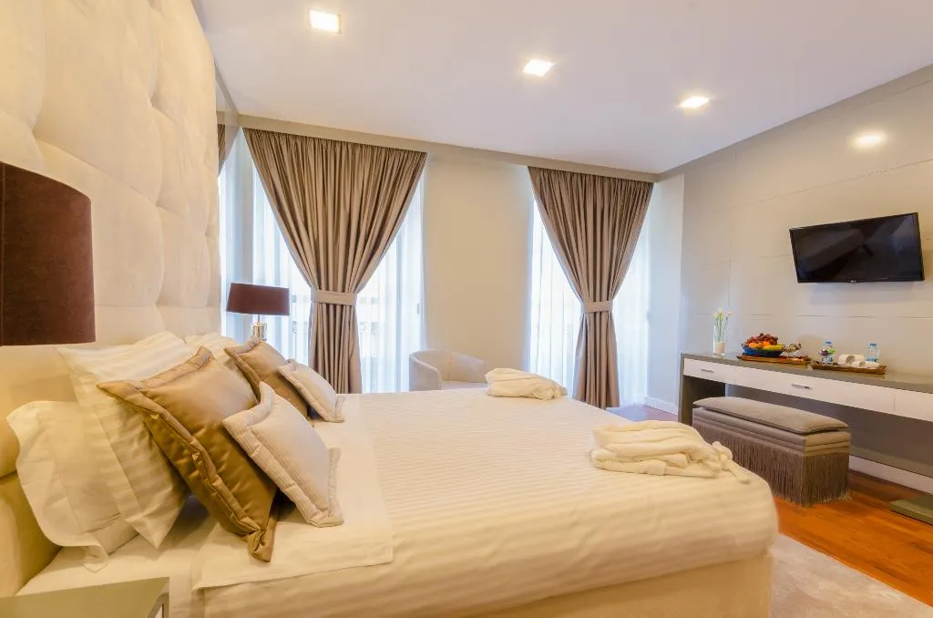 DOUBLE SUPERIOR WITH VIEWS Room, Hotel Borges Chiado, Lisbon