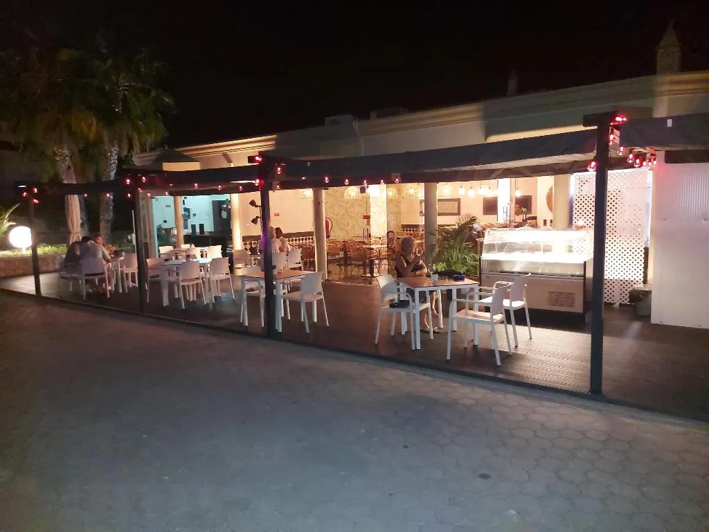 Restaurant, Vila Do Castelo, Algarve