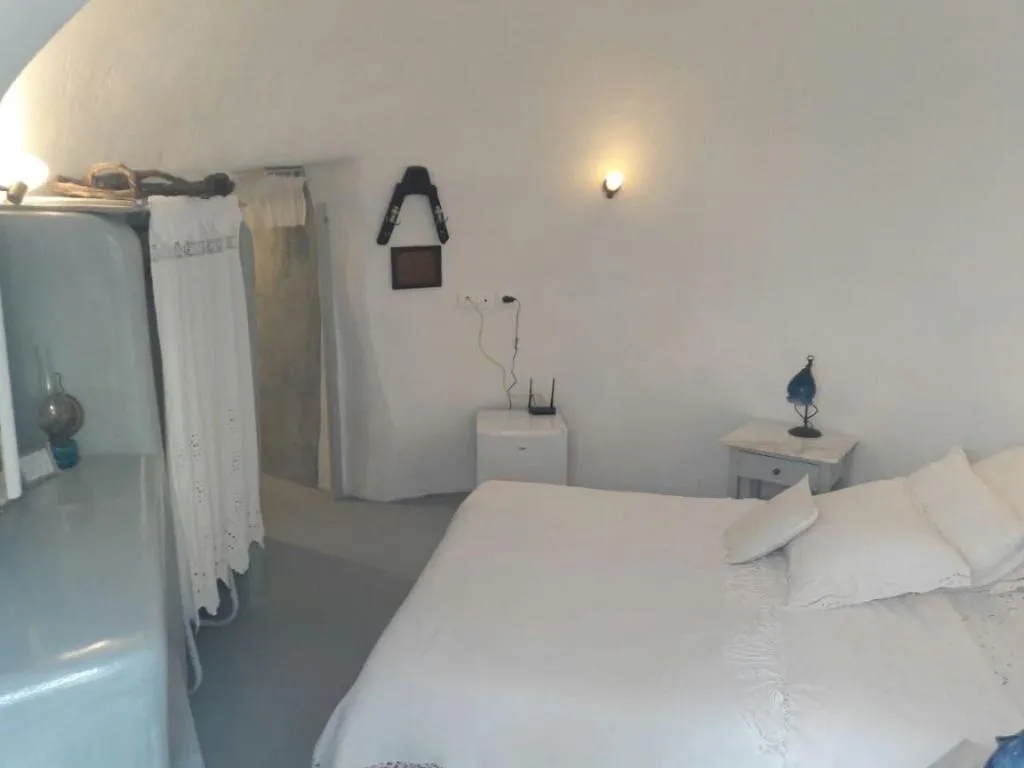 Room, Emmantina Houses, Santorini