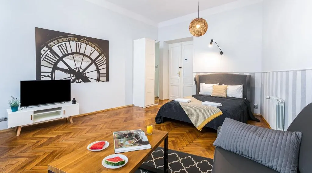 STUDIO DELUXE WITH VIEWS Room, Old Town Residence BIS, Krakow