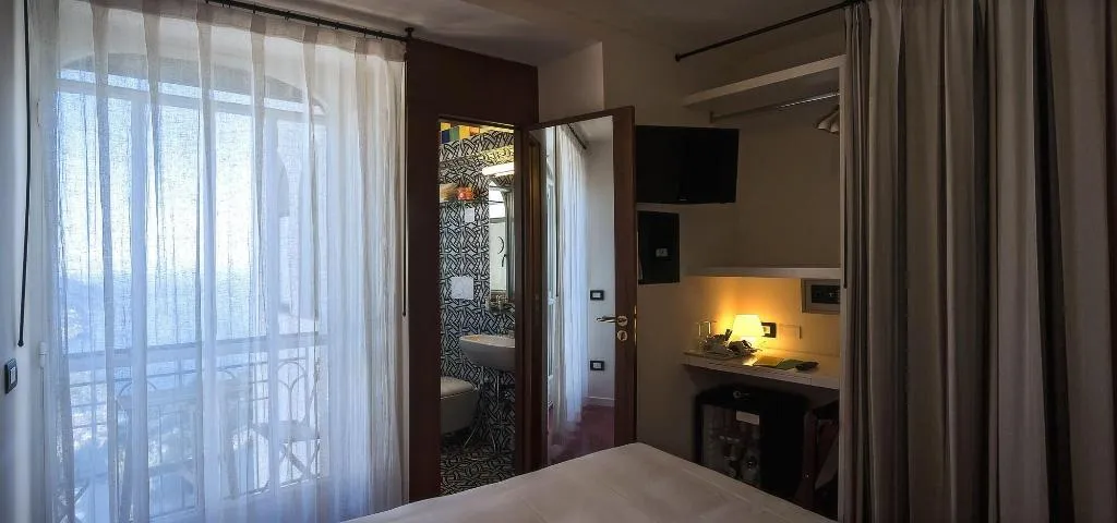 Room, La Moresca, Naples
