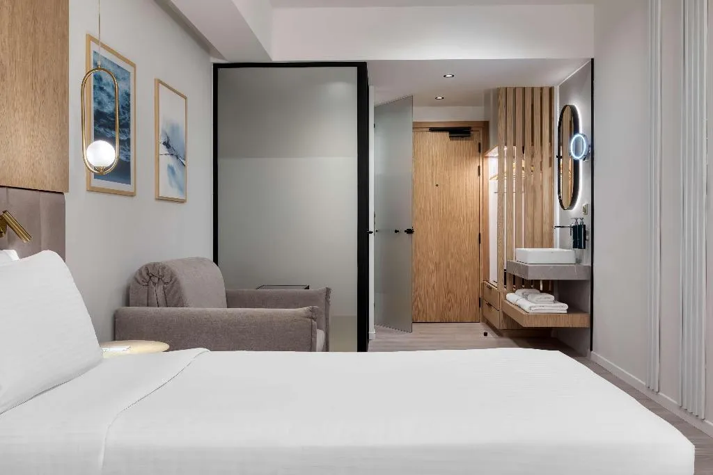 TWIN DELUXE Room, Hilton Garden Inn Athens Syggrou Avenue, Athens