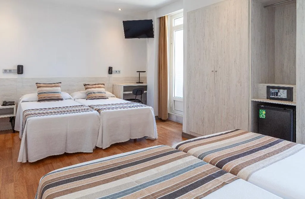 QUADRUPLE STANDARD Room, Mediodia, Madrid