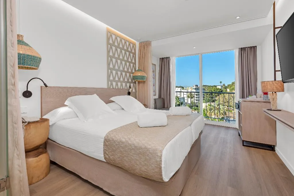 Double or Twin CAPACITY 4 Room, Valentin Grand Park Suite Hotel, Majorca