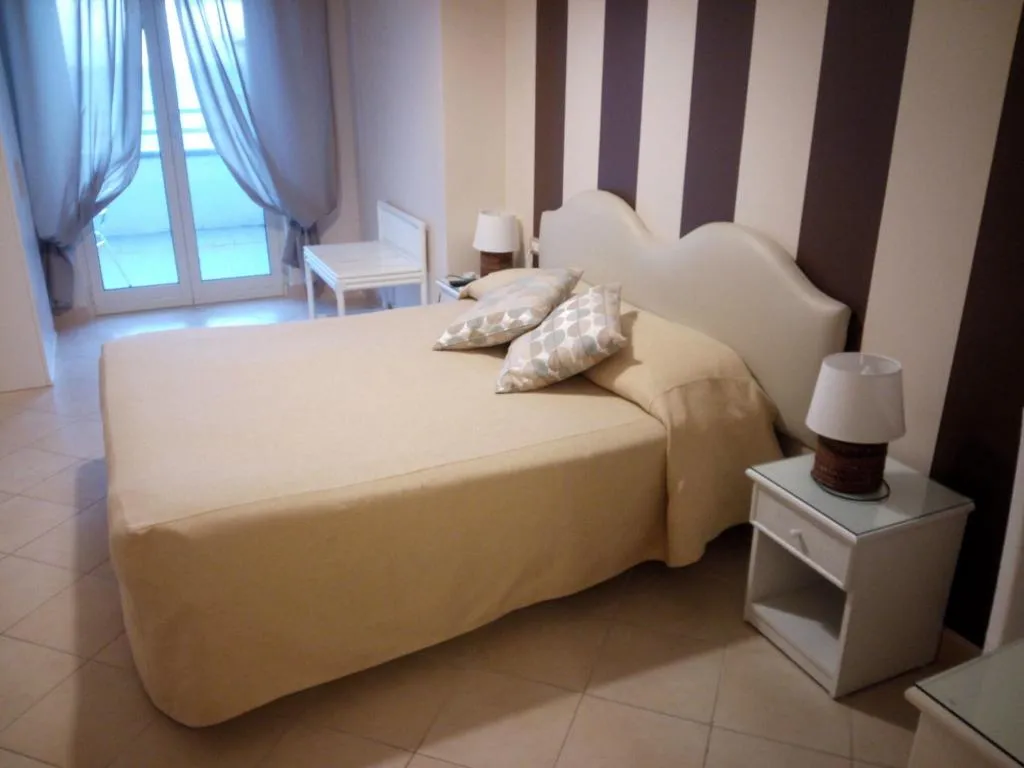 Room, Mini Hotel, Naples